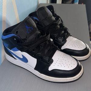 Jordan 1 mid racer blue